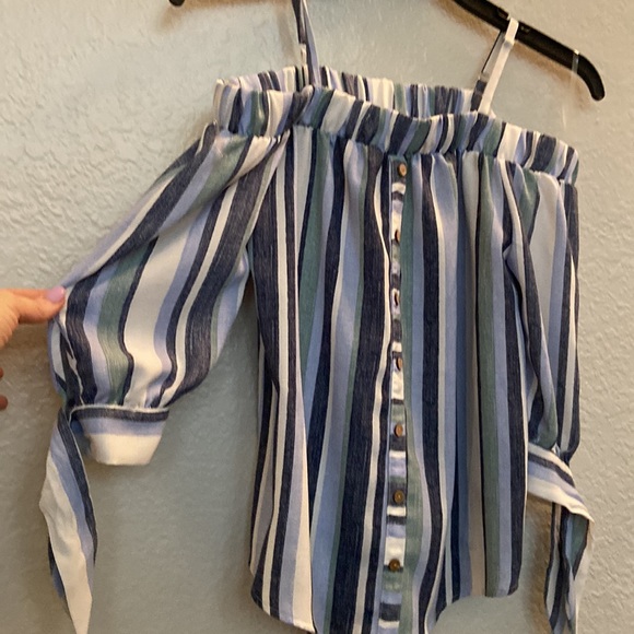 New without tags women’s size Xs IZ byer top. - Picture 2 of 4